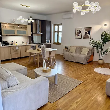 Apartmán Urban Jungle 2-bedroom Old Town Air Conditioned *