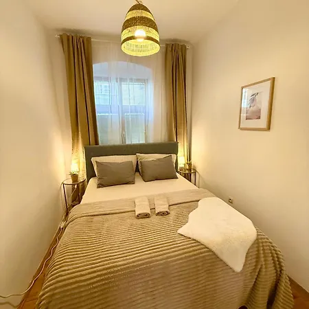 Apartmán Urban Jungle 2-bedroom Old Town Air Conditioned *
