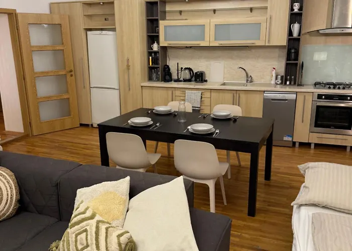 Apartmán Urban Jungle 2-bedroom Old Town Air Conditioned *