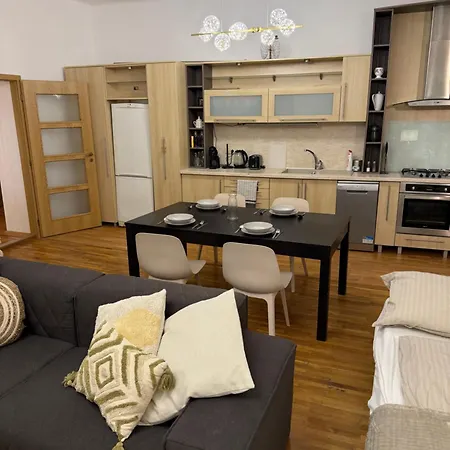 Daire Urban Jungle 2-bedroom Old Town Air Conditioned *