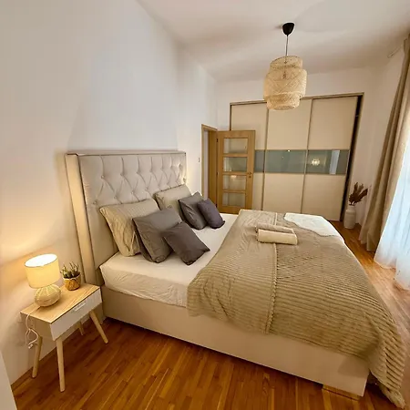 Urban Jungle 2-bedroom Old Town Air Conditioned Bratislava